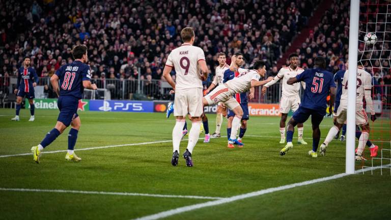 El surcoreano Kim Min-jae remata para conseguir el gol del triunfo del Bayern.