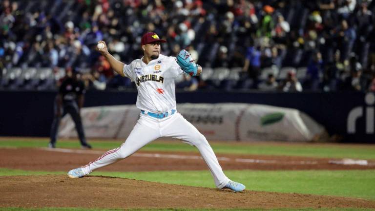 Juan Vargas lanzó juego sin hit ni carrera.