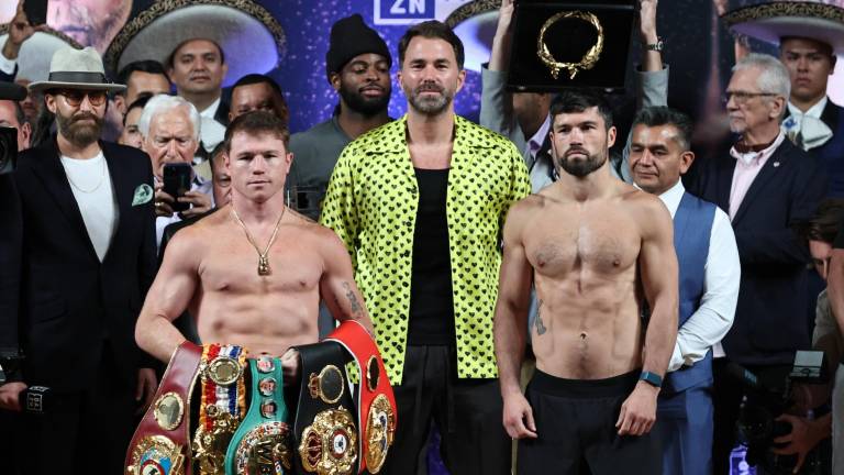 Saúl “Canelo” Álvarez y John Ryder libran la romana.