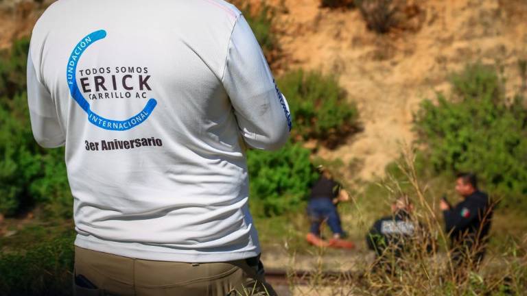 El cuerpo sin vida de un hombre es encontrado en las inmediaciones de las vías del ferrocarril, cerca del Rancho Santa Fe, en Tijuana, por integrantes del Colectivo Todos Somos Erick Carrillo, uno de los más numerosos del estado.