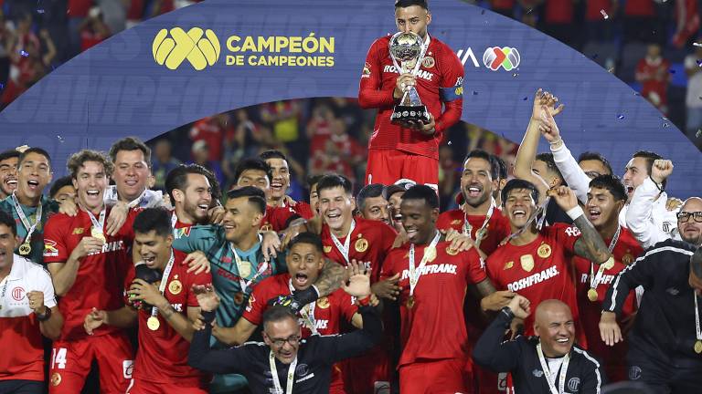 Toluca logró su quinto trofeo de Campeón de Campeones la noche del domingo.