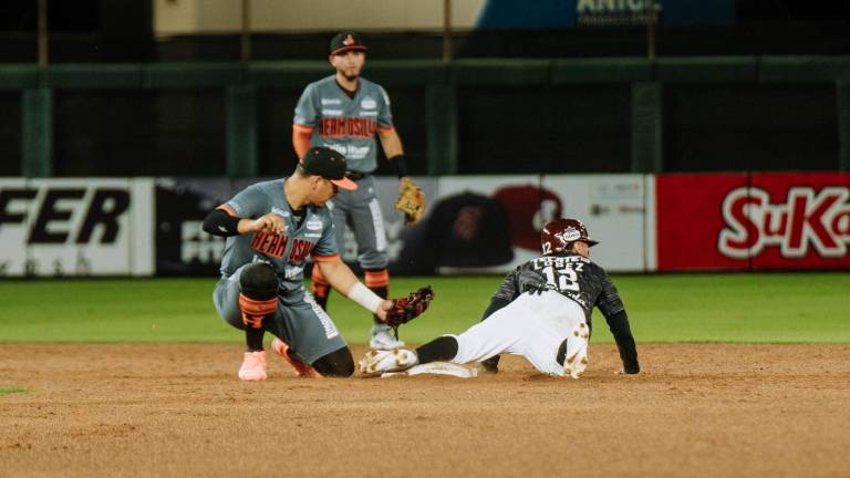 Tomateros de Culiacán no pudo mantener la ventaja y cayó en 11 entradas.