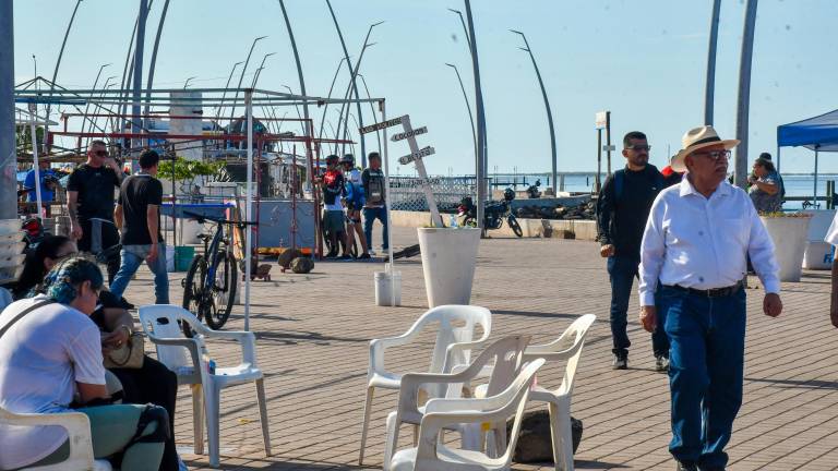 Comerciantes del malecón de Altata señalan que, pese a eventos turísticos, las ventas continúan bajas en la zona.