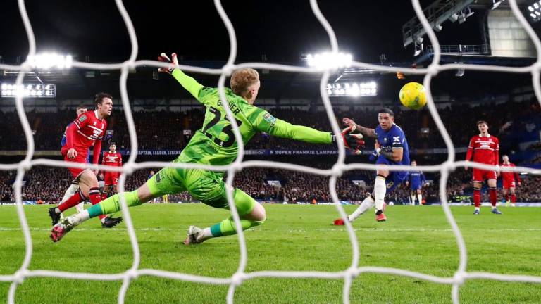 Enzo Fernández anotó uno de los seis goles del Chelsea, que disputará la final de la Copa de la Liga.