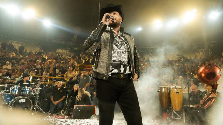 Roberto Tapia abre la fiesta del Palenque Culiacán 2022.