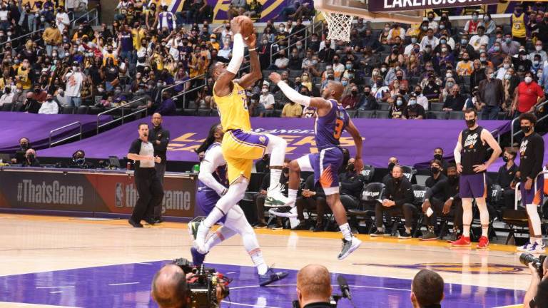 LeBron James se va eliminado en 1° Ronda por primera vez en su carrera.