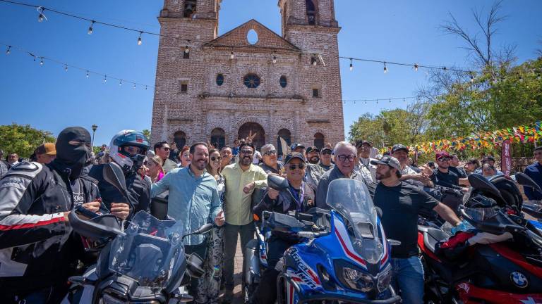 Durante una jornada de reactivación económica en Imala, el Alcalde Juan de Dios Gámez anunció un despliegue de seguridad para Semana Santa en Culiacán.
