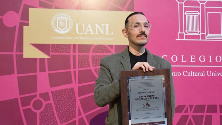 David Anuar recibió el Premio Iberoamericano de Poesía Minerva Margarita Villarreal 2025.