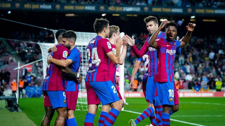 Barcelona se impone 3-1 al Valencia.