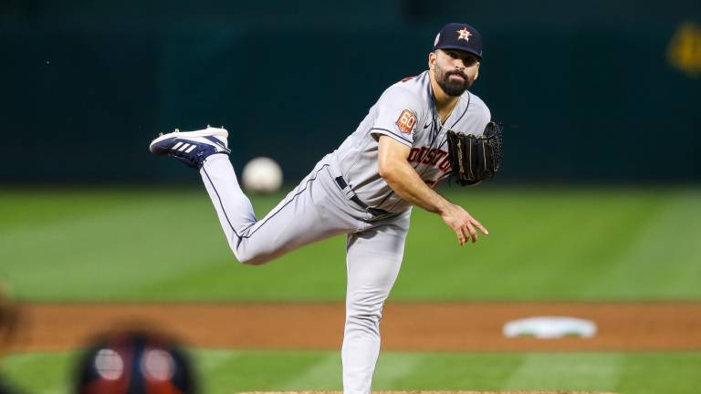 Es la primera vez que José Urquidy lanza ocho innings en su carrera en Grandes Ligas.