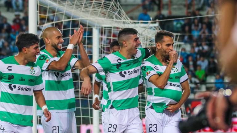 Santos avanza a cuartos de final.