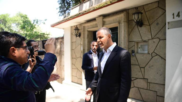 A Murat no le permitieron la entrada a la conferencia de Xóchitl Gálvez.