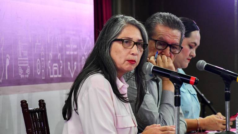 Patricia Figueroa explica los avances en el Centro de Resguardo Temporal de Culiacán.
