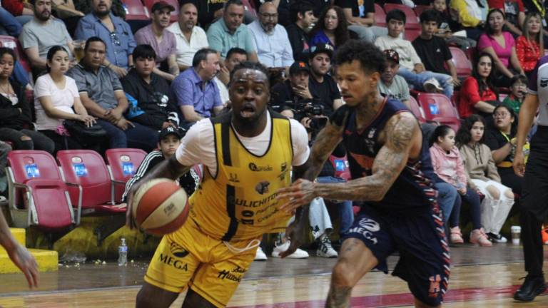 Caballeros no puede levantar al sufrir otro revés en la temporada.