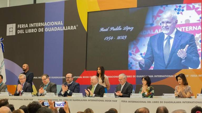Ceremonia de inauguración de la FIL y entrega del premio FIL de Literatura en Lenguas romances a la poeta mexicana Coral Bracho.