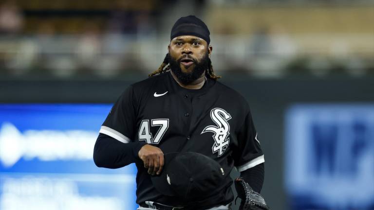 Johnny Cueto buscará aportar su experiencia en los lanzadores de los Marlins de Miami.