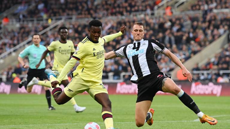 Arsenal sufrió la derrota en St. James Park ante el Necastle United y ve comprometidas sus aspiraciones por jugar la Champions League.