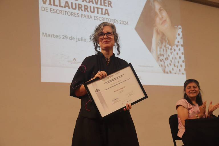 Recibe Mónica Nepote el Premio Xavier Villaurrutia