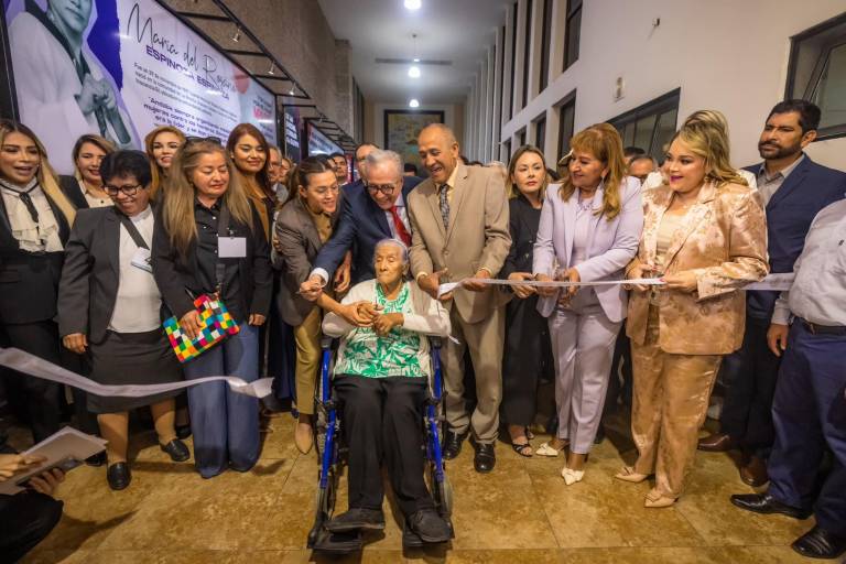 Inmortaliza María del Rosario Espinoza su nombre en letras de oro