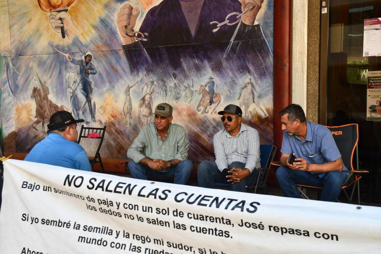 Agricultores hilan una semana con manifestación en Palacio de Gobierno en exigencia de pagos