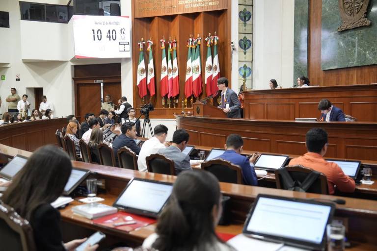 Exponen jóvenes sinaloenses propuestas en sesión del Parlamento Juvenil ‘7 de abril’ en el Congreso