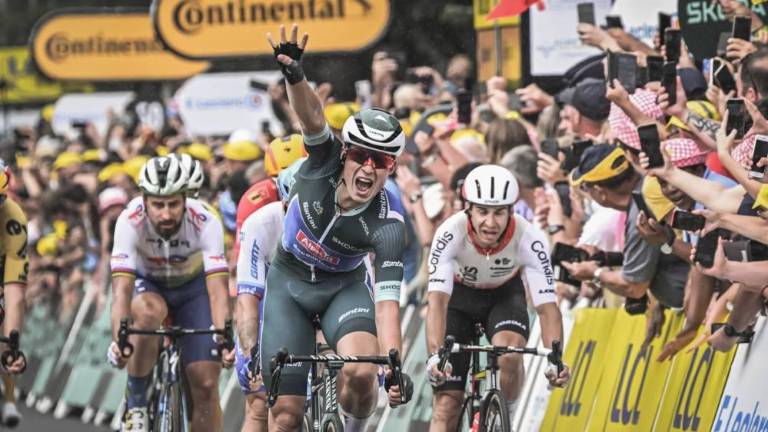 Jasper Philipsen gana su cuarta etapa en esta competencia.
