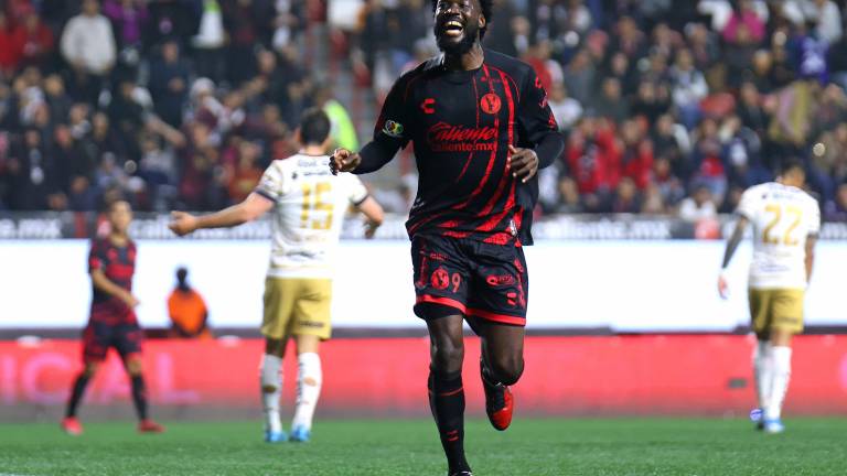 Shamar Nicholson anotó el tercer gol para Xolos sobre Pumas.