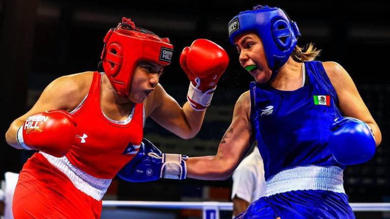 Tamara Cruz Sandoval (der.) suma mil 200 puntos en la categoría de los 70 kilogramos.