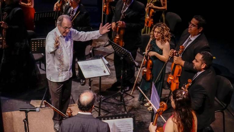 Gordon Campbell fue el director huésped en este segundo concierto dominical.