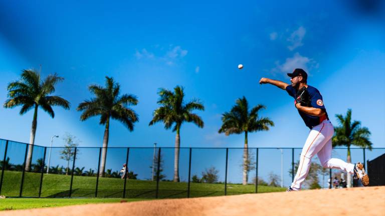 Justin Verlander lanzó ante los Cardenales de San Luis.