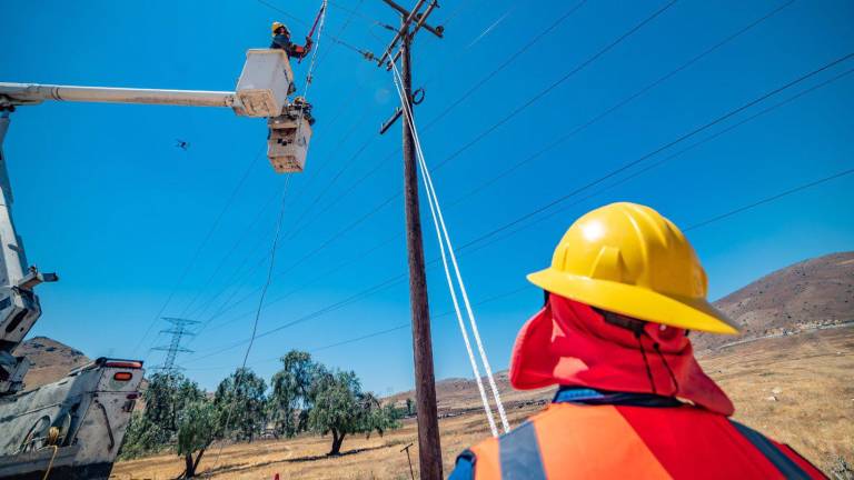 La Comisión Federal de Electricidad suspenderá el suministro en Juan José Ríos el jueves por ajustes en las líneas de transmisión.