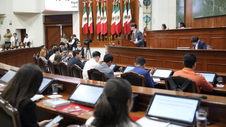 El Poder Legislativo conformó las cinco comisiones permanentes, para luego dar lugar al desarrollo de las ideas de las y los jóvenes sinaloenses.