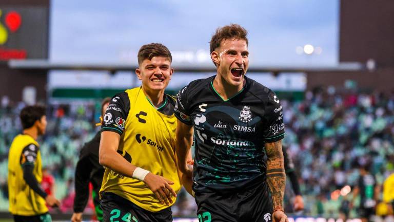 Bruno Barticciotto anota dos goles.