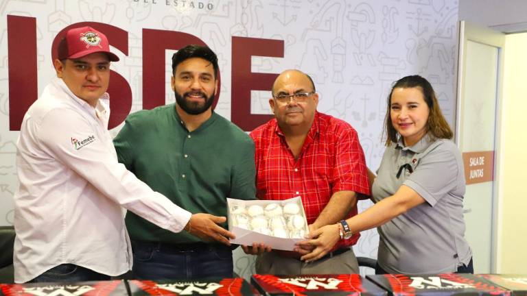 El Isde hace entrega del material deportivo.