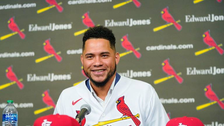 Willson Contreras llega a los Cardenales de San Luis para suplir al legendario Yadier Molina.