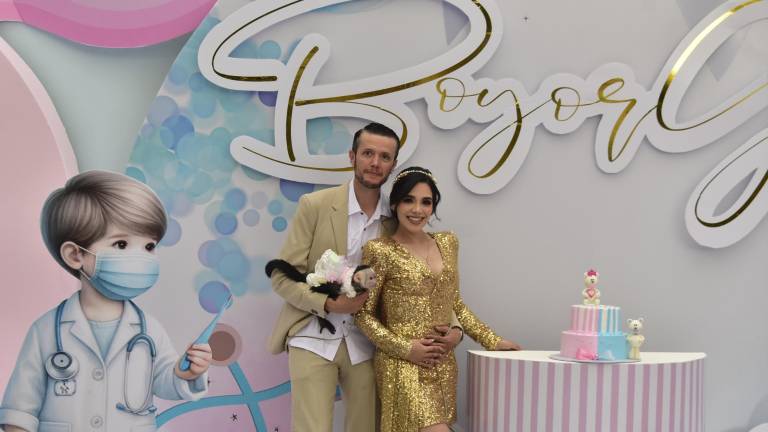 Manuel Serrano y María Beatriz Alegría Peña revelan que su primer hijo será un varoncito.
