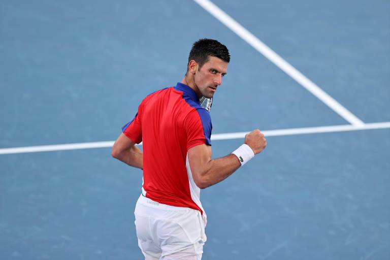 Djokovic avanza a cuartos, Medvedev sufre con el calor y Tsitsipas es eliminado en Tokio 2020
