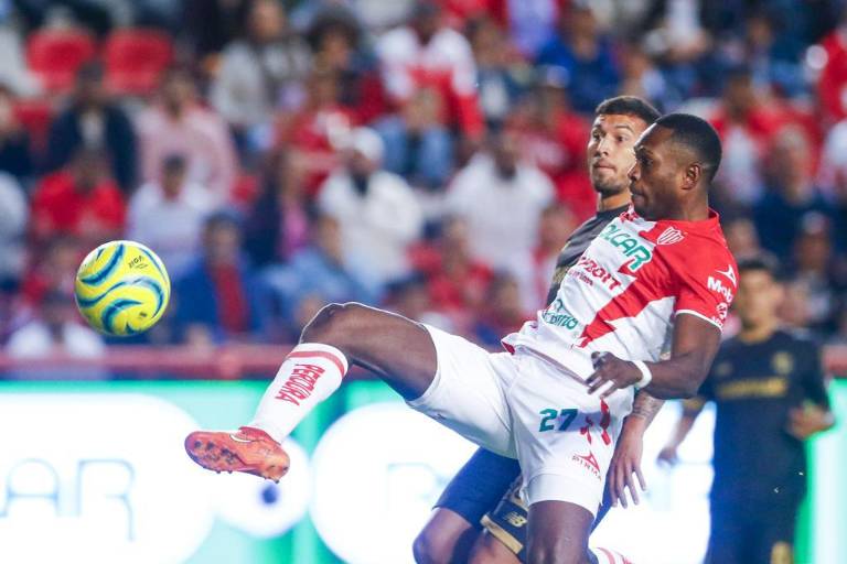 Necaxa y Toluca se reparten puntos en lluvia de goles