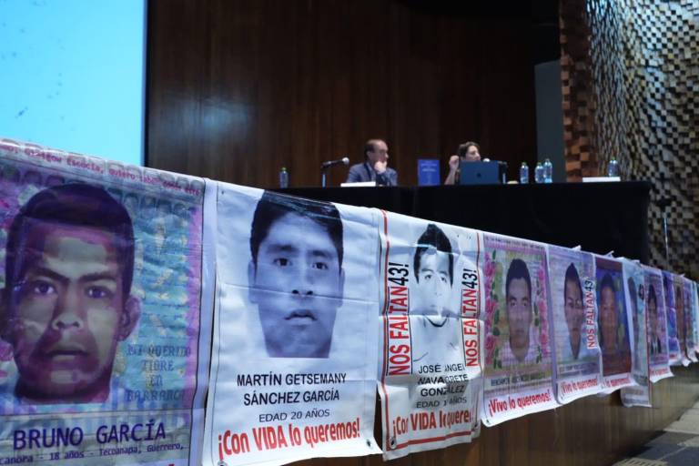 Acusa GIEI que todo el Gobierno colaboró para desaparecer a los 43