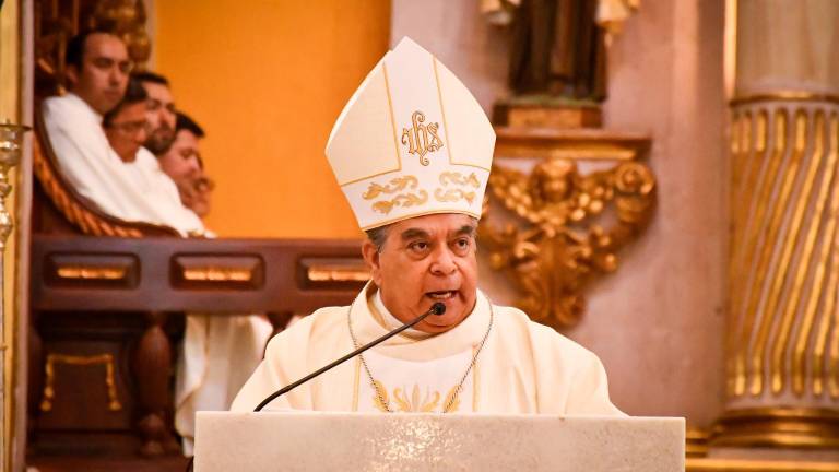 Los comentarios del Obispo de Culiacán fueron realizados durante su sermón en la Misa Crismal en la Catedral de Culiacán.