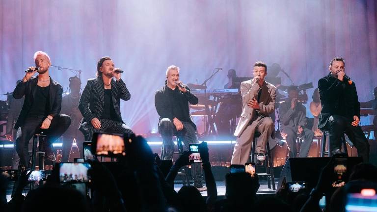 NSYNC sorprende a sus fans con una aparición sorpresa.