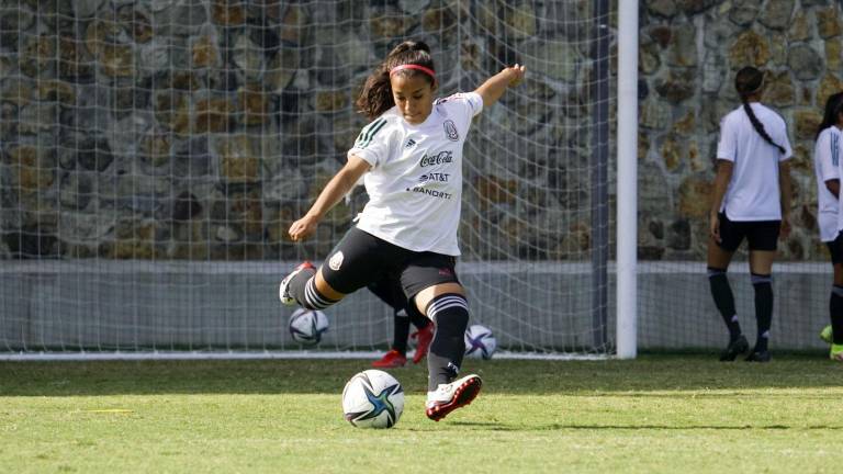 Cinthya Peraza hace su ansiado debut con la selección mayor de México.