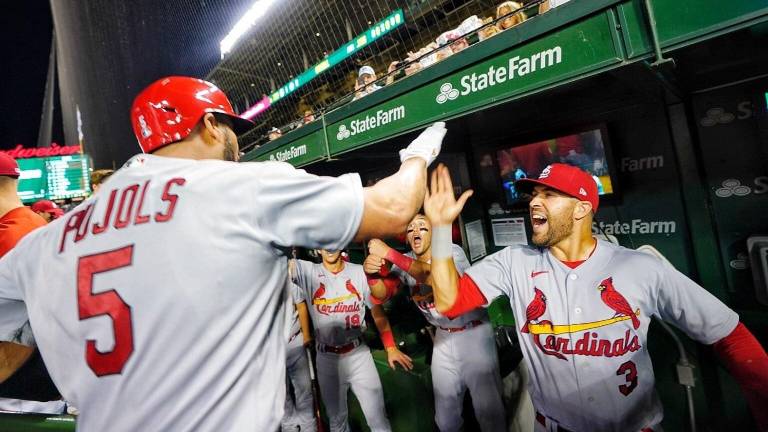 Albert Pujols sigue encendido a la ofensiva para acercarse cada vez más a los 700 jonrones de por vida en las mayores.