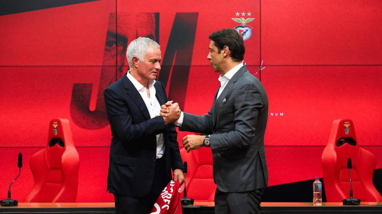 José Mourinho es, de manera oficial, el nuevo entrenador del Benfica.