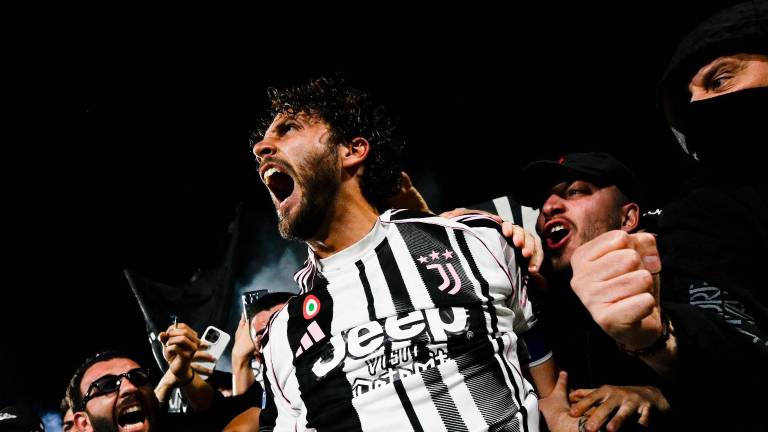 La Juventus se impone 2-0 al Venezia.