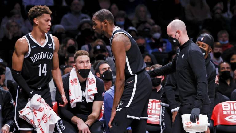 Kevin Durant se perderá varios encuentros tras lesionarse el sábado.