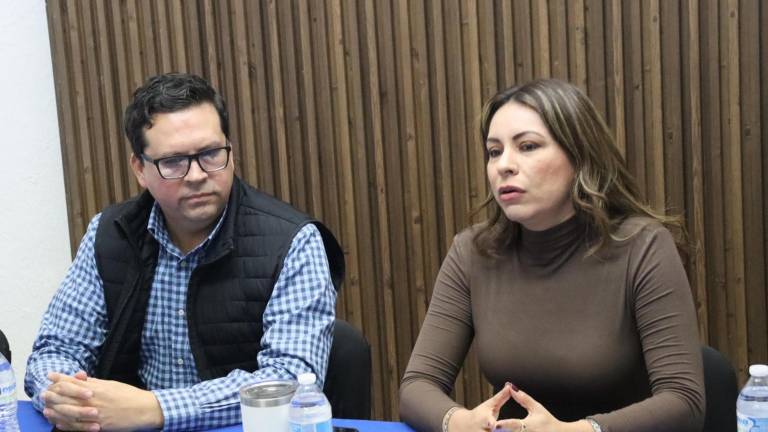 La presidenta del PAN en Sinaloa, Wendy Barajas, critica el incremento registrado en los combustibles para este 2025.