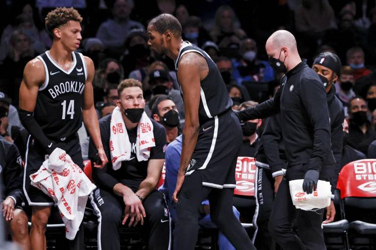 Kevin Durant sufre esguince en la rodilla izquierda y estará 4-6 semanas fuera