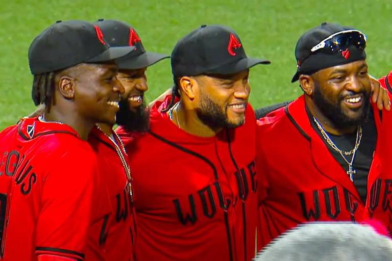 Dwight Smith Jr. vive domingo sólido a la ofensiva en la UAE Series