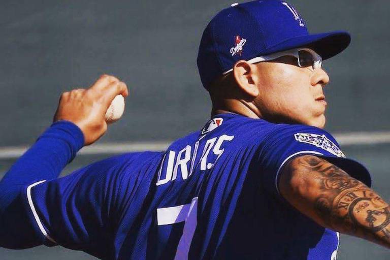 Julio Urías, aún con trabajo por hacer en Dodgers